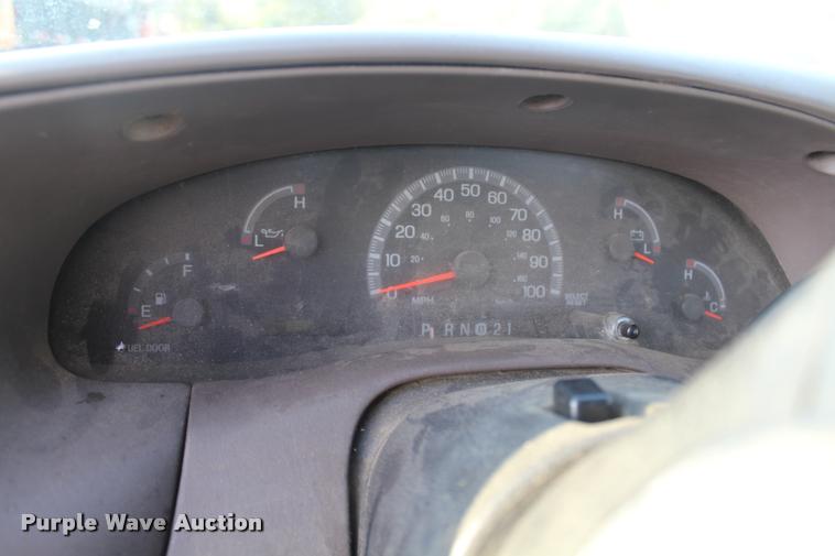 image for item L4797 1999 Ford F250 pickup truck