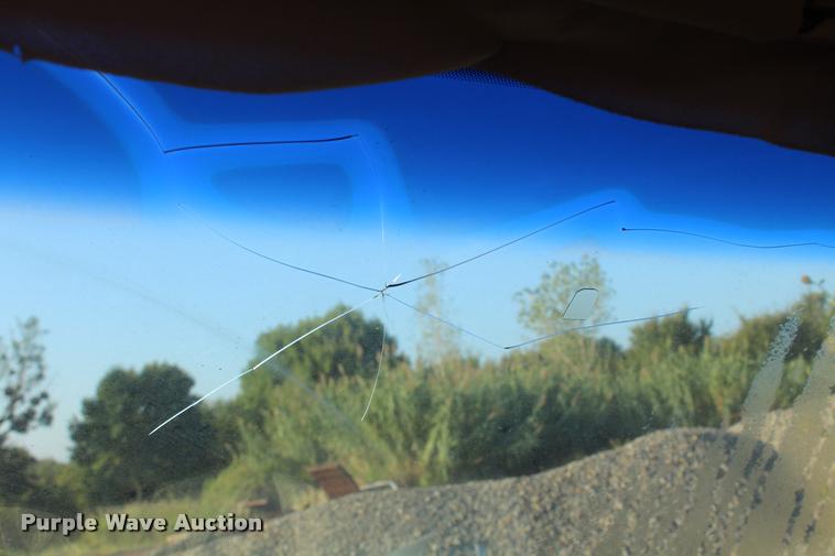 image for item L4797 1999 Ford F250 pickup truck