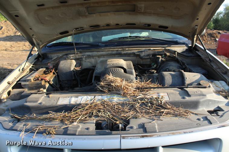 image for item L4797 1999 Ford F250 pickup truck