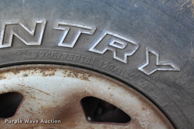 image for item L4797 1999 Ford F250 pickup truck