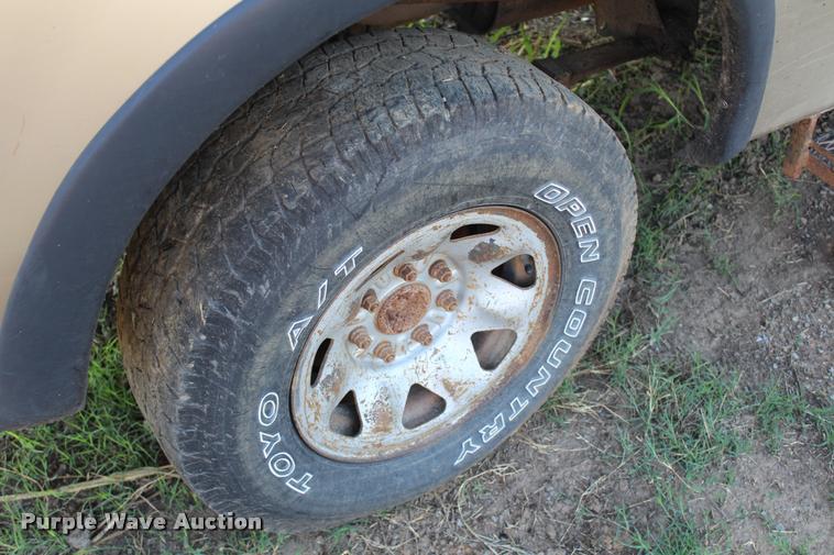 image for item L4797 1999 Ford F250 pickup truck