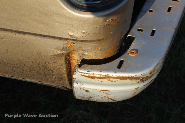 image for item L4797 1999 Ford F250 pickup truck