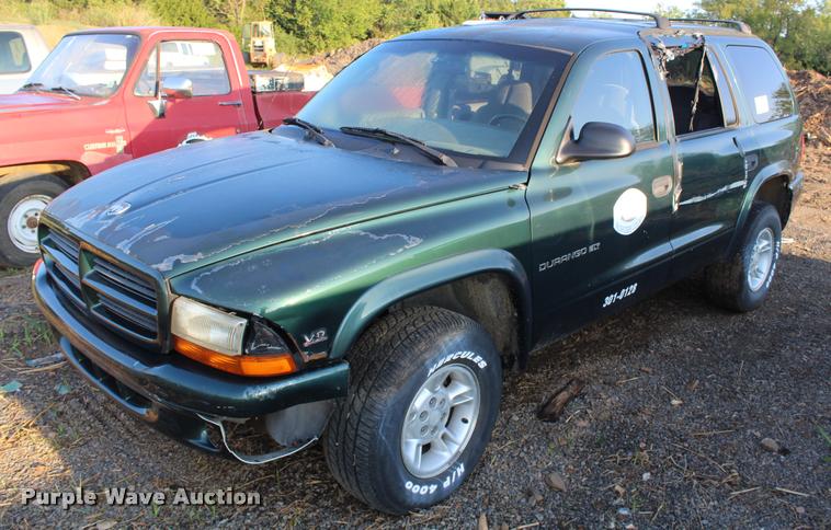 image for item L4800 1999 Dodge Durango SUV