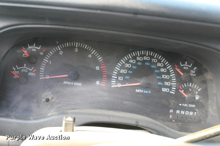 image for item L4800 1999 Dodge Durango SUV