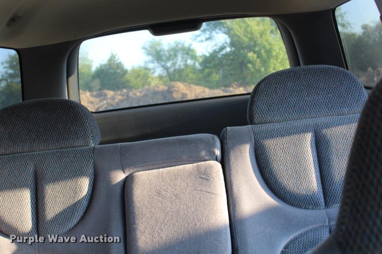 image for item L4800 1999 Dodge Durango SUV