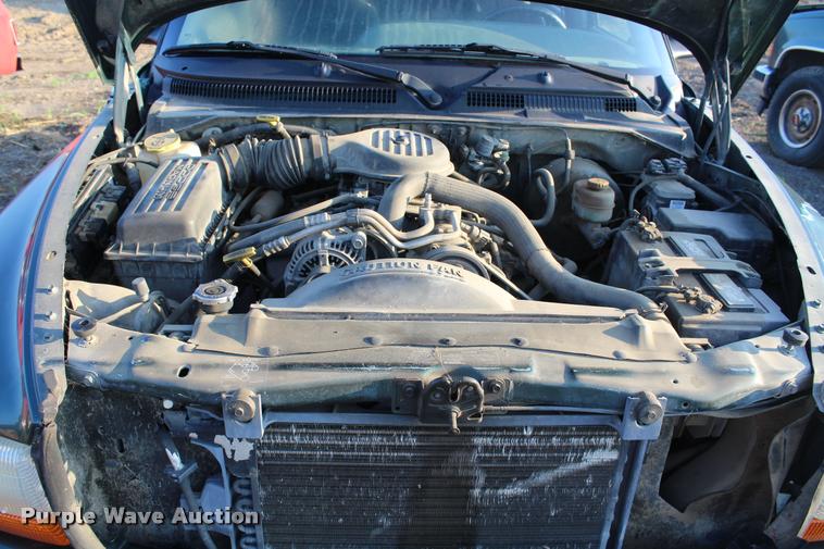 image for item L4800 1999 Dodge Durango SUV