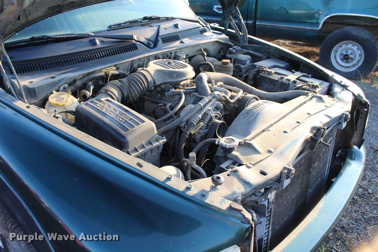 image for item L4800 1999 Dodge Durango SUV