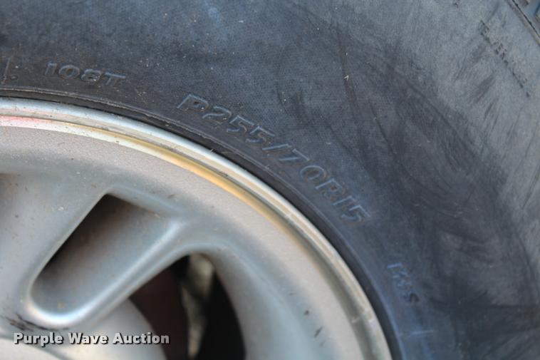 image for item L4800 1999 Dodge Durango SUV