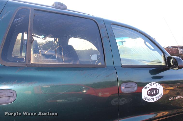 image for item L4800 1999 Dodge Durango SUV