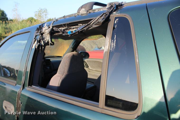 image for item L4800 1999 Dodge Durango SUV