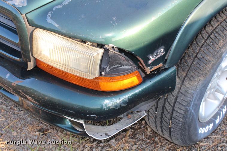 image for item L4800 1999 Dodge Durango SUV