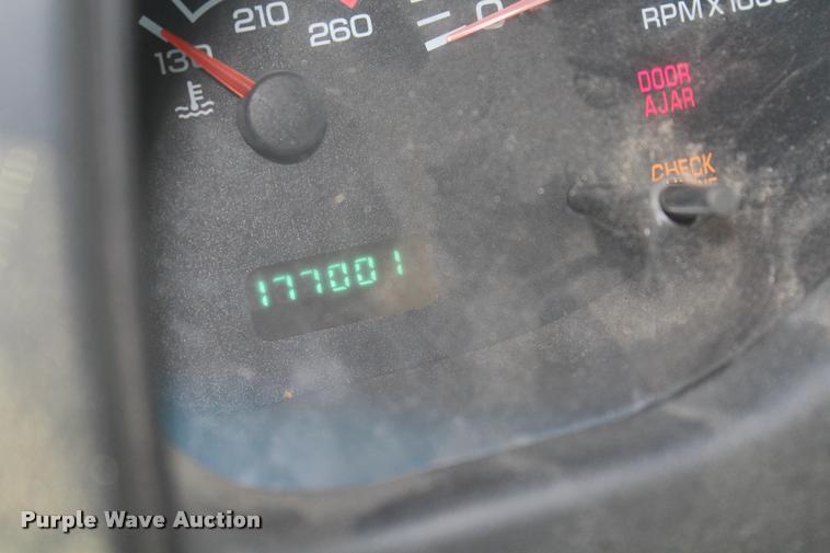 image for item L4800 1999 Dodge Durango SUV