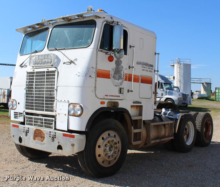 image for item L4804 1981 Freightliner FLT-8664T semi truck