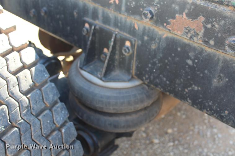 image for item L4804 1981 Freightliner FLT-8664T semi truck