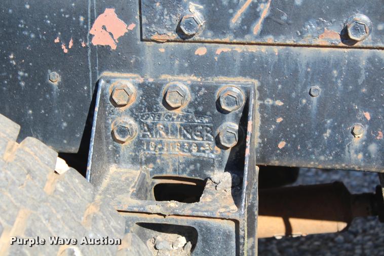 image for item L4804 1981 Freightliner FLT-8664T semi truck