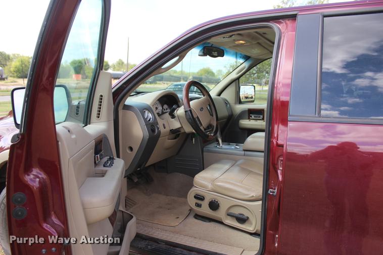 image for item L4809 2005 Ford F150 XLT SuperCrew pickup truck