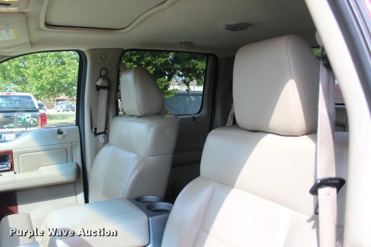 image for item L4809 2005 Ford F150 XLT SuperCrew pickup truck