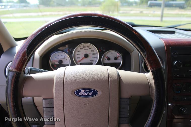 image for item L4809 2005 Ford F150 XLT SuperCrew pickup truck