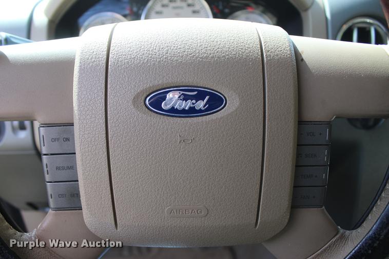 image for item L4809 2005 Ford F150 XLT SuperCrew pickup truck