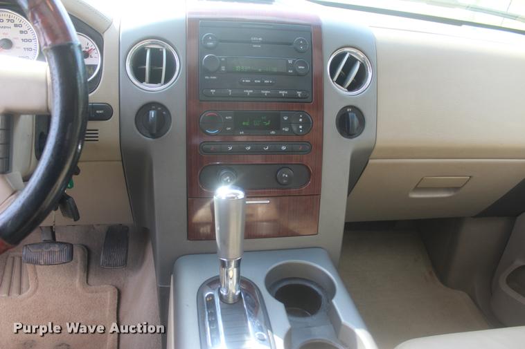 image for item L4809 2005 Ford F150 XLT SuperCrew pickup truck