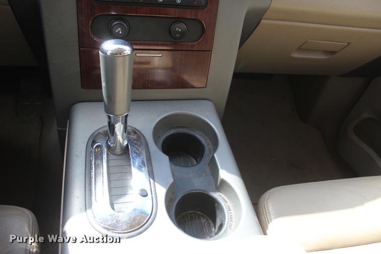 image for item L4809 2005 Ford F150 XLT SuperCrew pickup truck