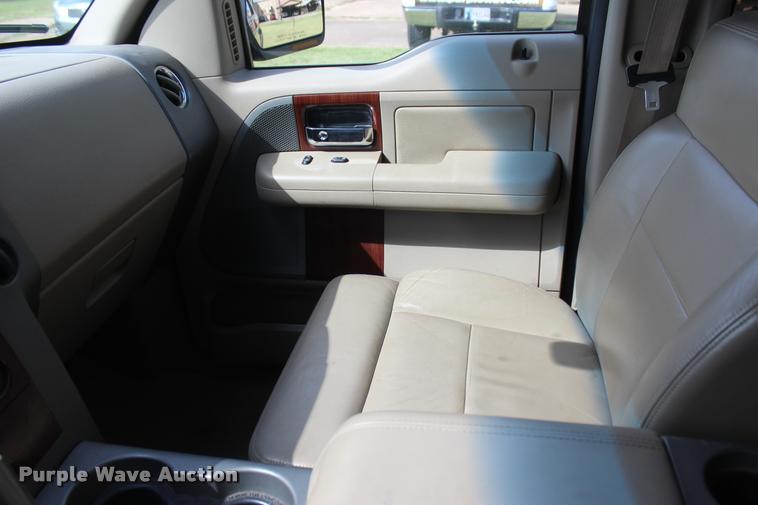 image for item L4809 2005 Ford F150 XLT SuperCrew pickup truck