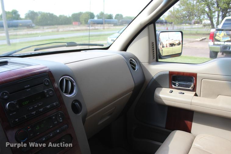 image for item L4809 2005 Ford F150 XLT SuperCrew pickup truck