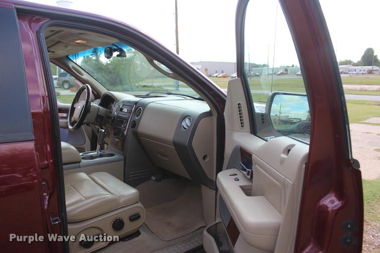 image for item L4809 2005 Ford F150 XLT SuperCrew pickup truck