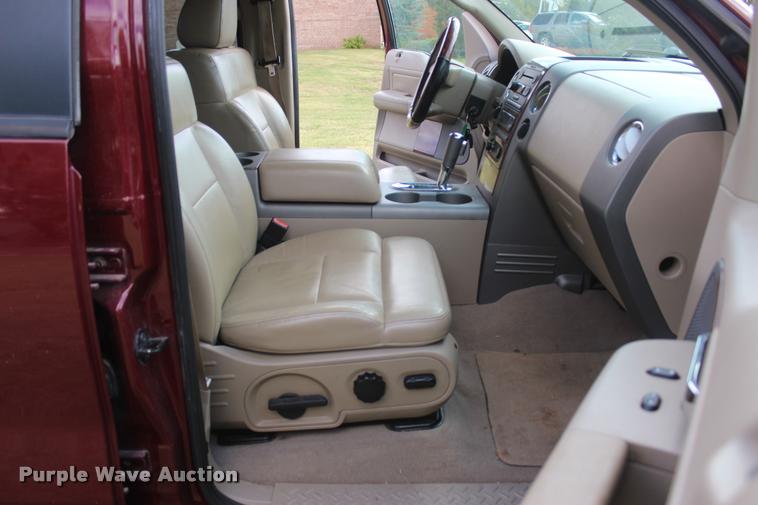 image for item L4809 2005 Ford F150 XLT SuperCrew pickup truck