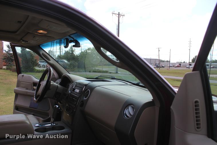 image for item L4809 2005 Ford F150 XLT SuperCrew pickup truck