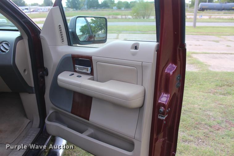 image for item L4809 2005 Ford F150 XLT SuperCrew pickup truck