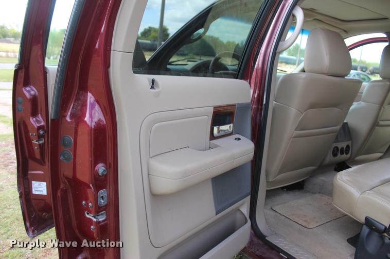 image for item L4809 2005 Ford F150 XLT SuperCrew pickup truck