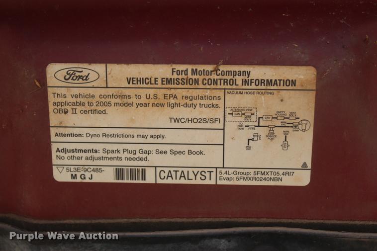 image for item L4809 2005 Ford F150 XLT SuperCrew pickup truck