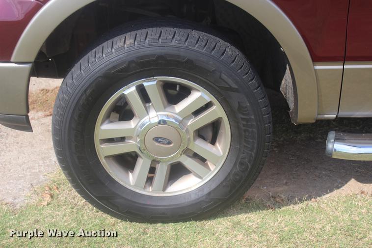 image for item L4809 2005 Ford F150 XLT SuperCrew pickup truck