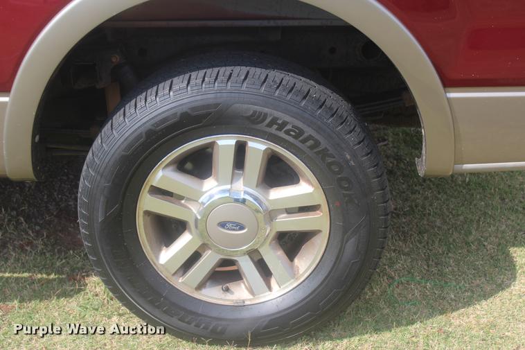 image for item L4809 2005 Ford F150 XLT SuperCrew pickup truck