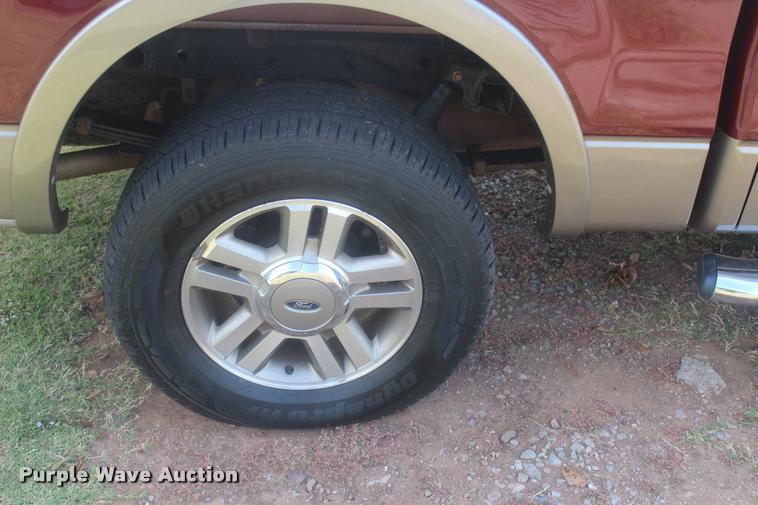 image for item L4809 2005 Ford F150 XLT SuperCrew pickup truck