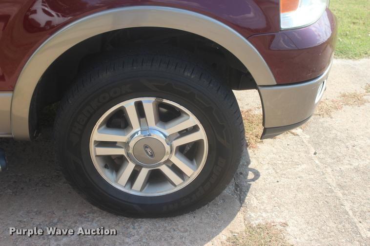 image for item L4809 2005 Ford F150 XLT SuperCrew pickup truck