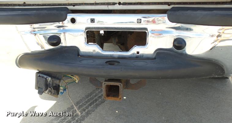 image for item L7126 2004 Ford F250 Super Duty XLT Crew Cab pickup truck