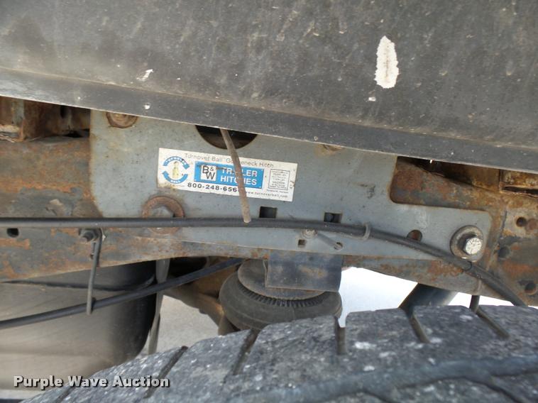 image for item L7126 2004 Ford F250 Super Duty XLT Crew Cab pickup truck