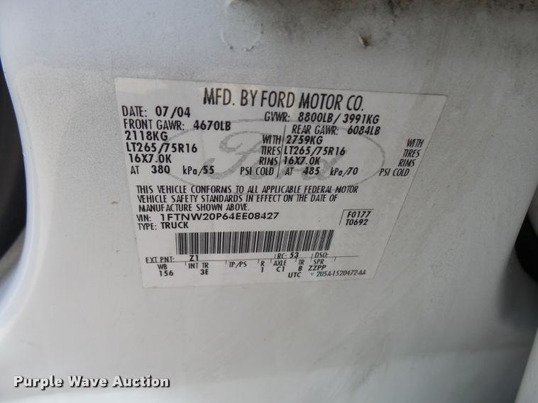 image for item L7126 2004 Ford F250 Super Duty XLT Crew Cab pickup truck