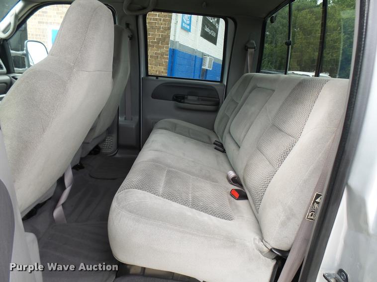 image for item L7128 2001 Ford F250 Super Duty XLT Crew Cab pickup truck