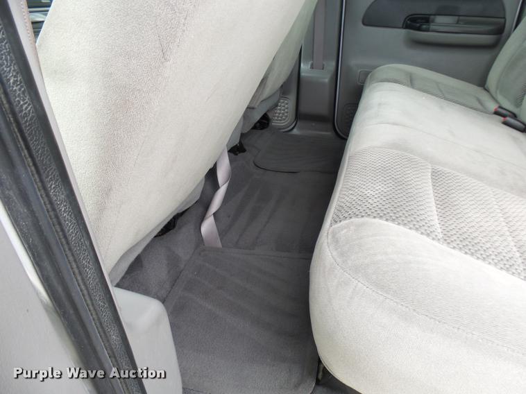 image for item L7128 2001 Ford F250 Super Duty XLT Crew Cab pickup truck