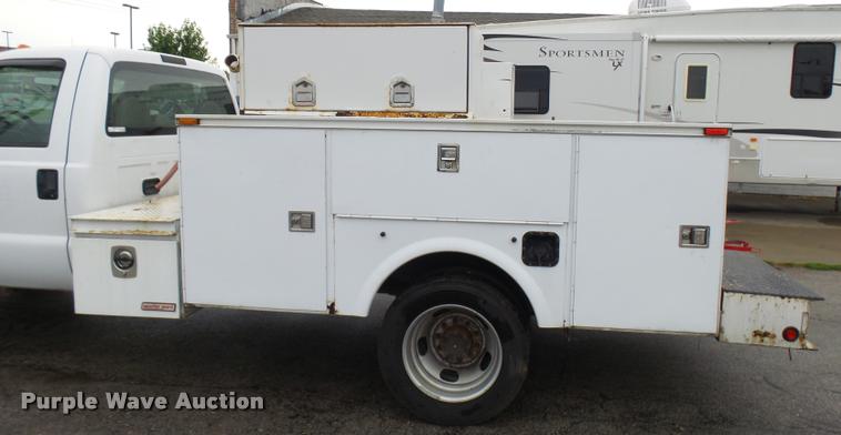 image for item N9494 2008 Ford F450 Super Duty XL utility truck