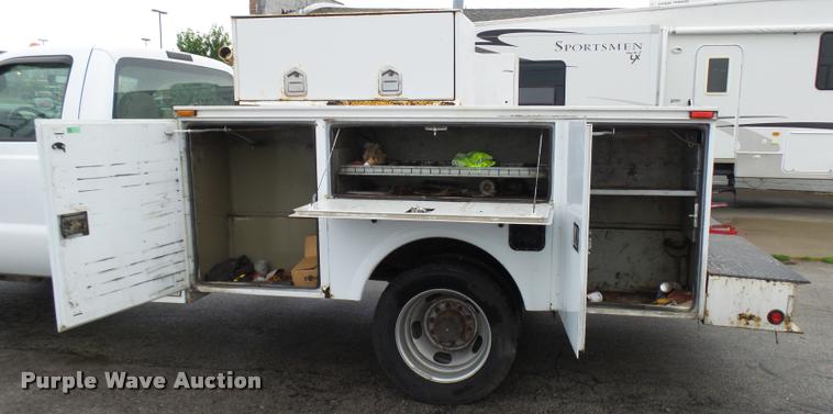 image for item N9494 2008 Ford F450 Super Duty XL utility truck