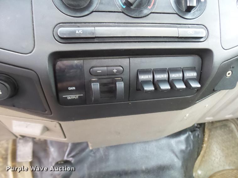 image for item N9494 2008 Ford F450 Super Duty XL utility truck