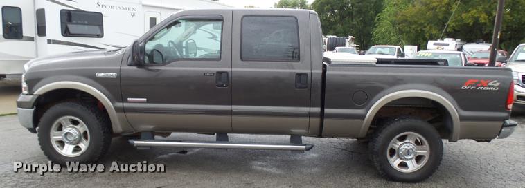 image for item N9495 2006 Ford F250 Super Duty Lariat FX4 Crew Cab pickup truck