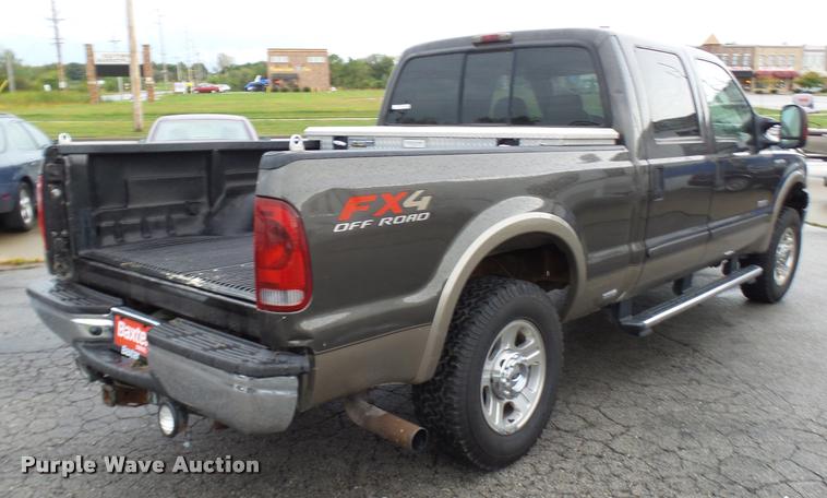 image for item N9495 2006 Ford F250 Super Duty Lariat FX4 Crew Cab pickup truck