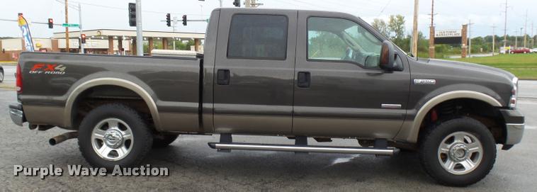 image for item N9495 2006 Ford F250 Super Duty Lariat FX4 Crew Cab pickup truck