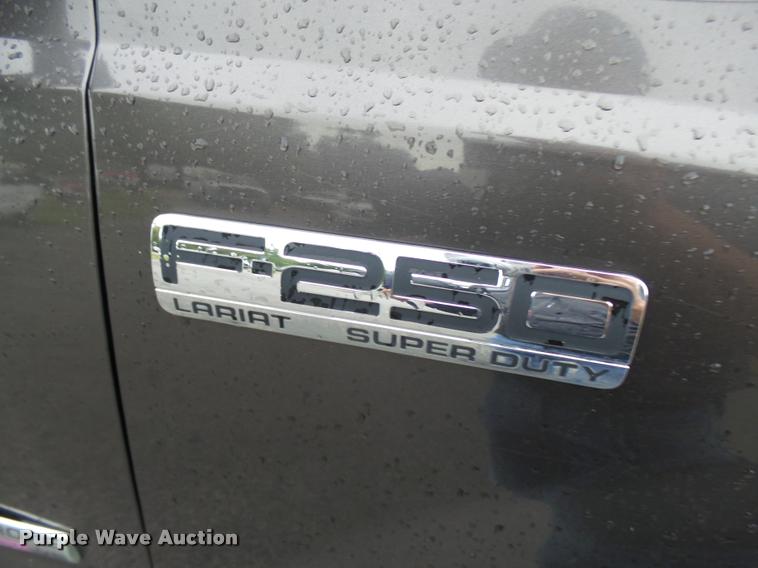 image for item N9495 2006 Ford F250 Super Duty Lariat FX4 Crew Cab pickup truck