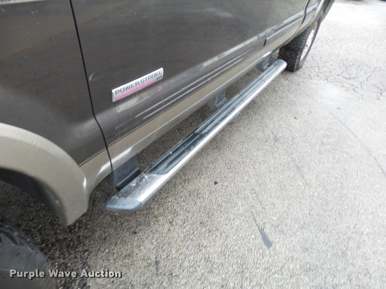 image for item N9495 2006 Ford F250 Super Duty Lariat FX4 Crew Cab pickup truck